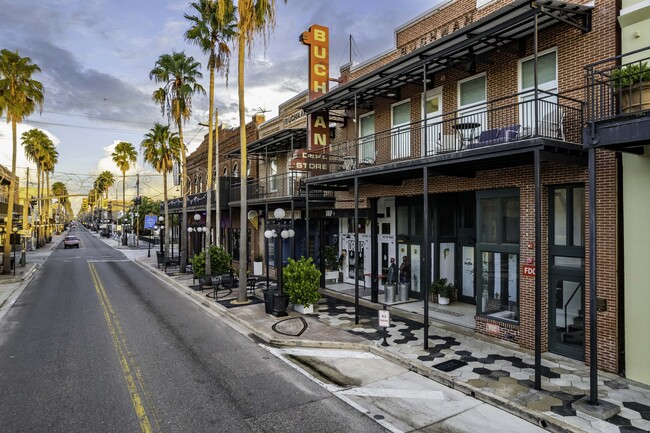 Casa Buchman - Ybor City - Casa Buchman - Ybor City Apartments