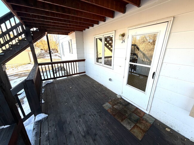 Building Photo - 24-30 Colter Loop Drive Unit 24