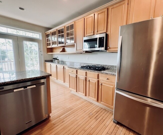 Photo - Brand new upgraded 4 Bedroom Townhouse for rent