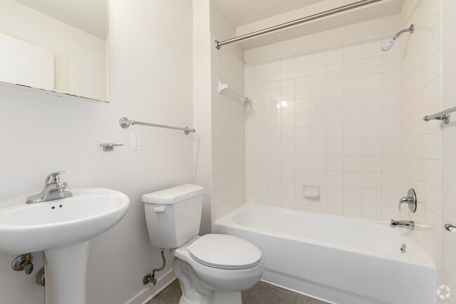 2 habitaciones, 1 baño, 621 pies cuadrados, baño