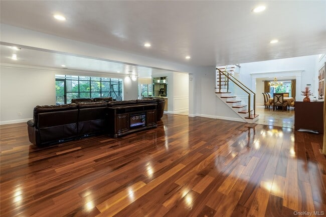 Photo - 12 Bolton Dr