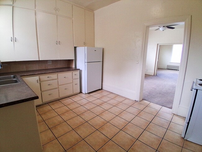 Building Photo - 242 N 200 E