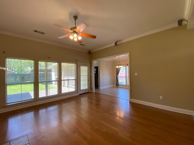 Photo - 3 Bed, 2 Bath in Worthington Lake