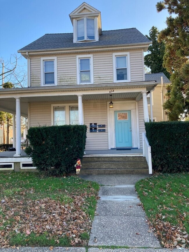 Building Photo - 1 Bedroom, 1 Bathroom Apartment In Havre d... Unit 2