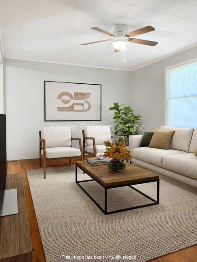 Photo - 14 Winston Square