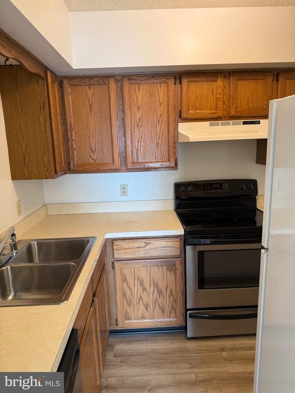 Photo - 212 W Whitlock Ave