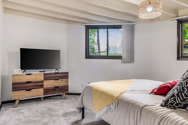 Photo - 325 Poplar Hill Ln