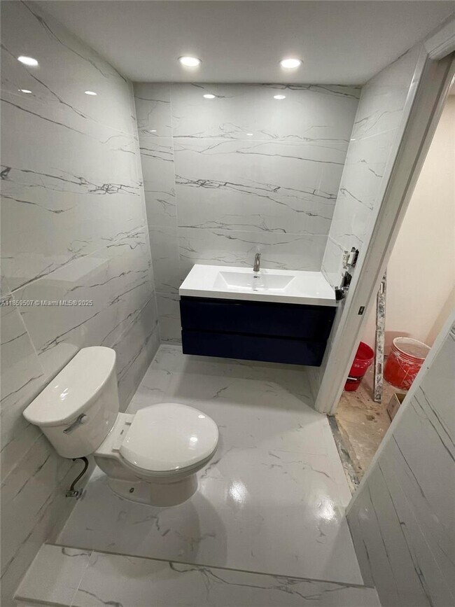 Photo - 2671 S Course Dr Unidad 403