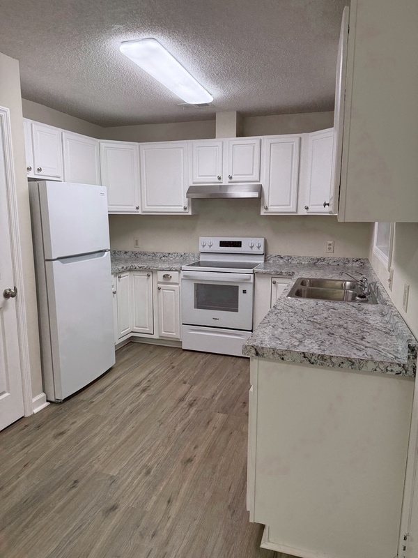 Photo - 273 Norman Dr