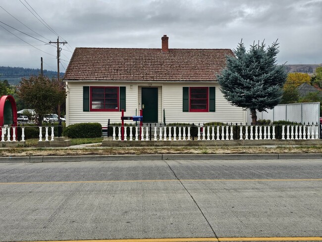 Building Photo - 1710 Adams Ave Unit A