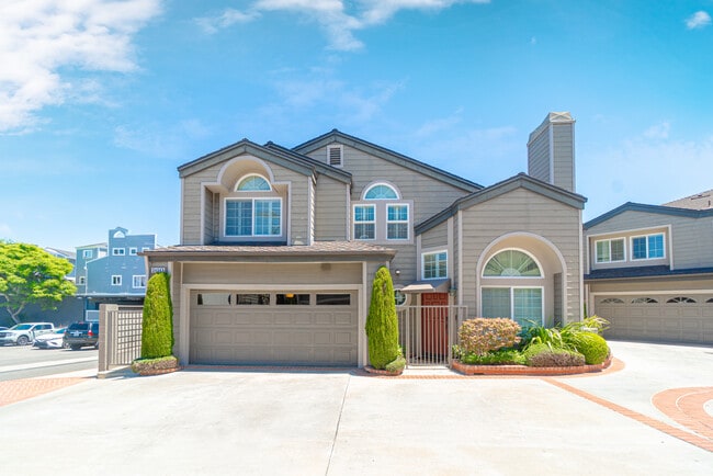 End unit in Bluffside Villas! - 24545 Santa Clara Ave Unit 24545 Santa Clara Avenue