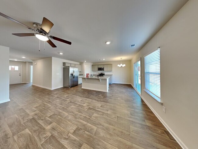 Photo - 317 Crooked Pne Ct