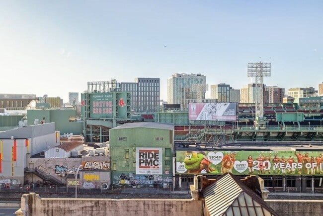 Building Photo - Charming 2 Bedroom-No Broker Fee