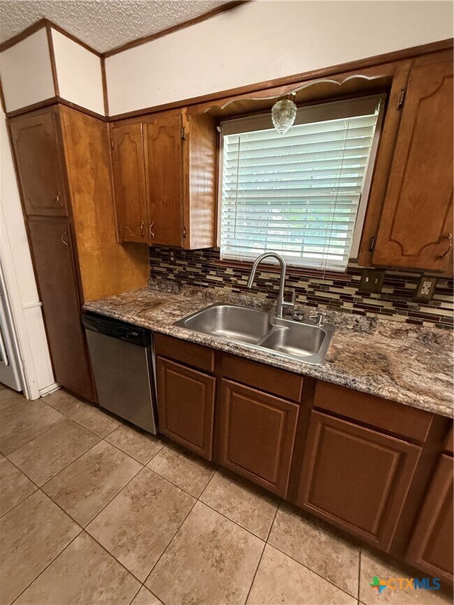 Photo - 2401 Ridglea Ct