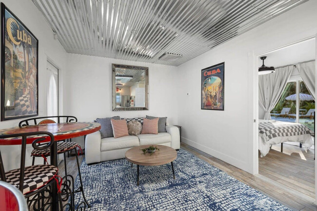 Building Photo - 15100 Sweetwater Ct Rental