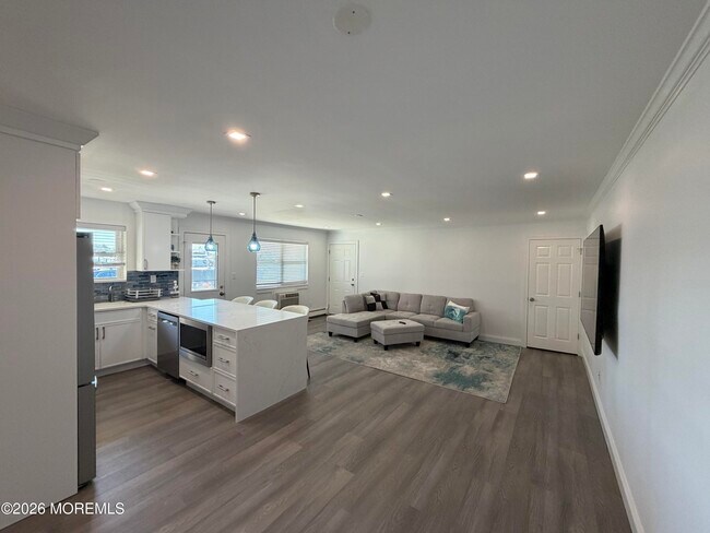 Photo - 135 Wharfside Dr