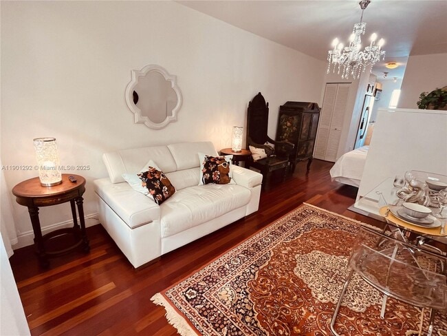 Photo - 1340 Drexel Ave Unit 406