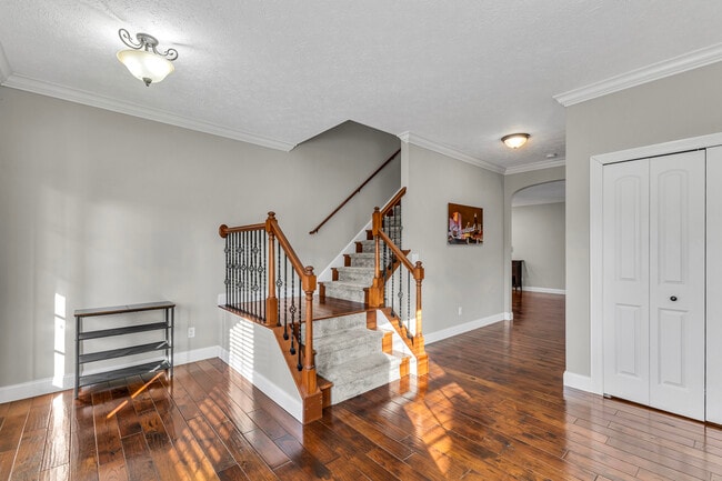 Photo - 345 Kenilworth Rd