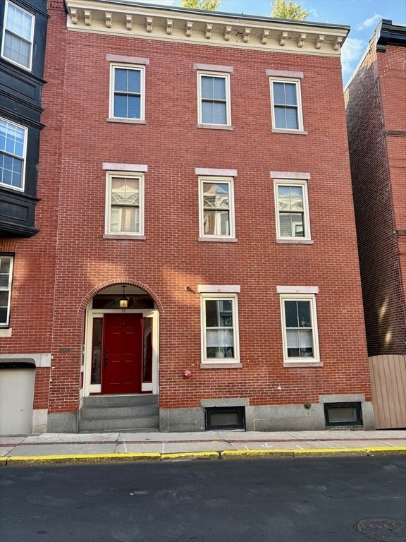 Building Photo - 33 Winthrop St Unit 2 Rental