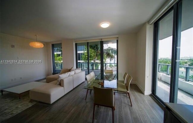 Photo - 2960 NE 207th St Unit 2960 NE 207th St 610