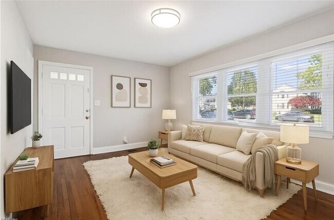 Photo - 7622 Newport Ave Casa