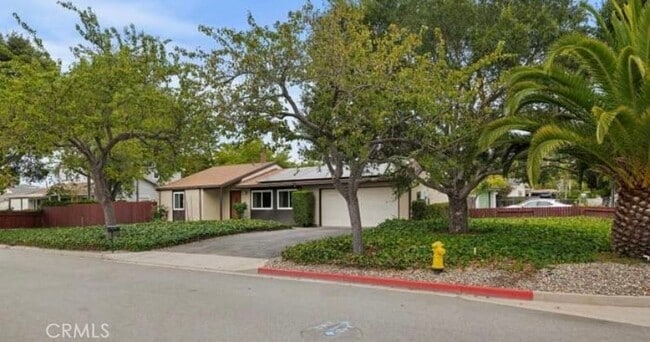 Photo - 325 Palisades Dr