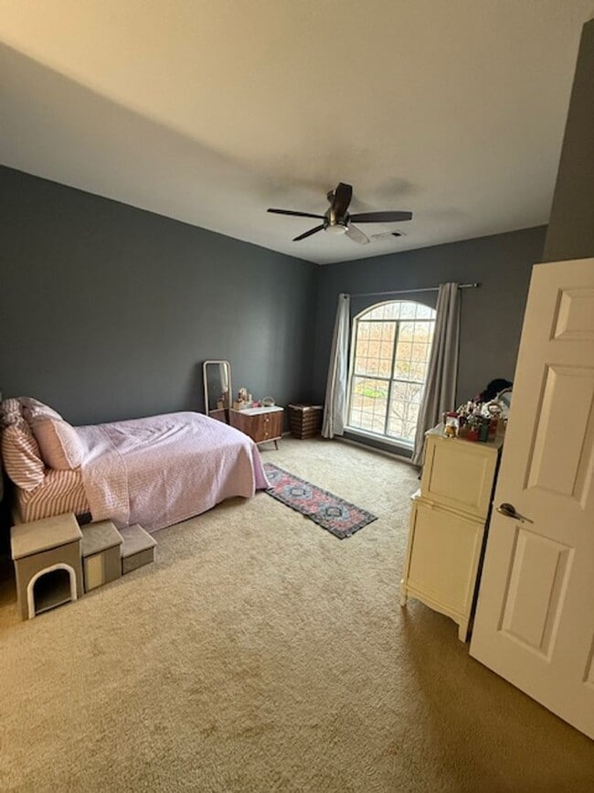 Photo - 608 Squire Ln Unidad K