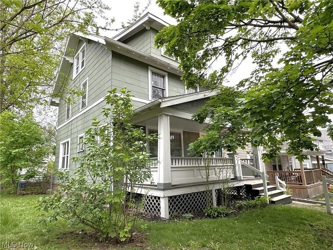 Photo - 1438 Newton St