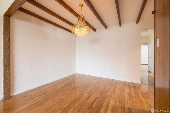 Photo - 80-19 149th Ave