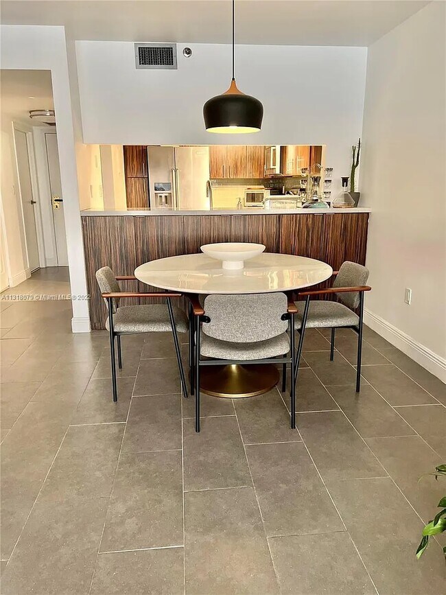 Photo - 555 NE 15th St Unit 14I