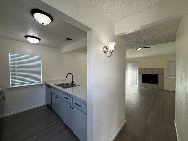 Photo - NewB VS L2704-2708 Unit 2704