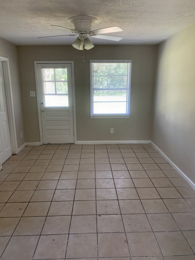 Photo - 3144 Montwood Dr