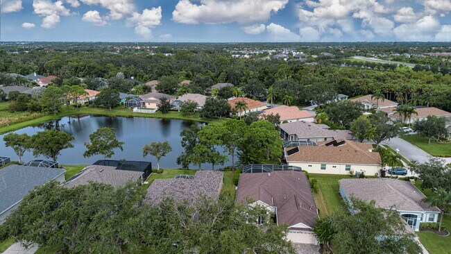Photo - Luxurious 4-Bed Oasis with Outdoor Kitchen...