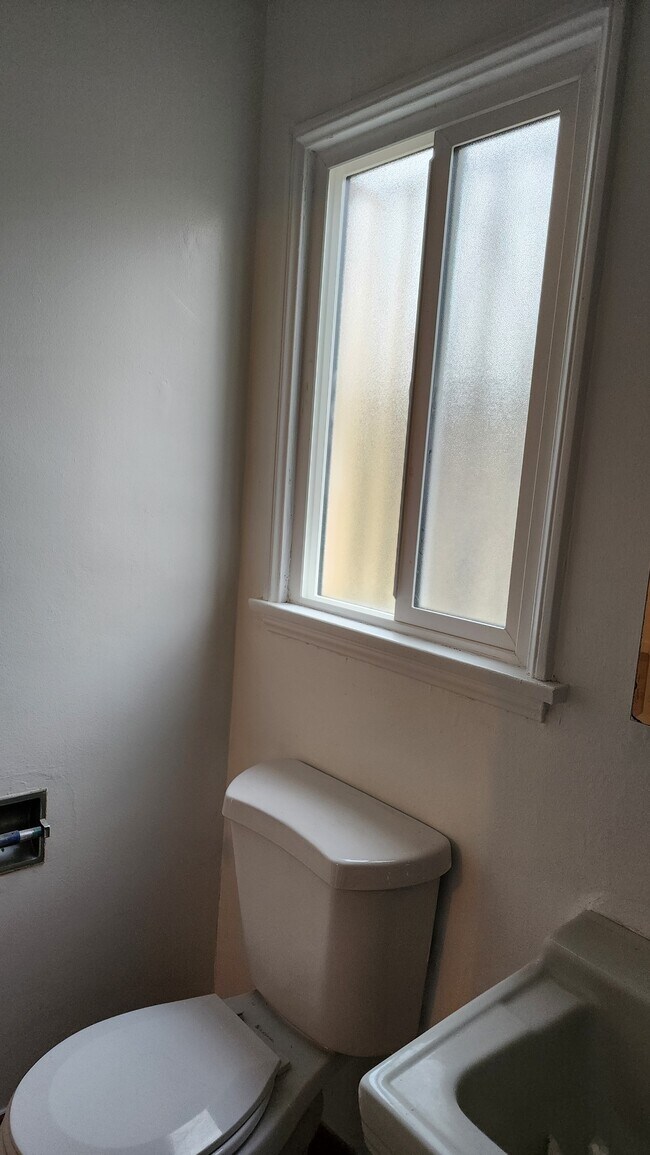 Photo - 6410 La Mirada Ave Unit 6410-1/4