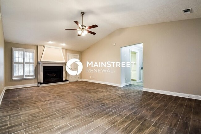 Photo - 3 Bedroom Pet-Friendly Home in Fayetteville, GA with Main Street Renewal