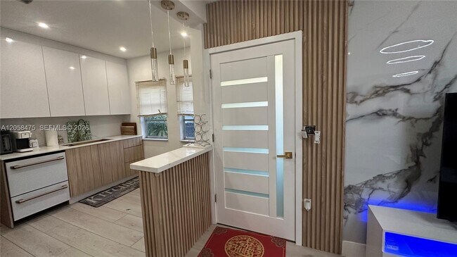 Photo - 1668 SW 20th St Unit 2
