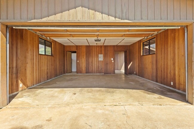 Photo - Three Bedroom Makaha Rental