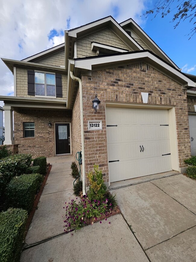 Photo - 13122 Stratford Skies Ln