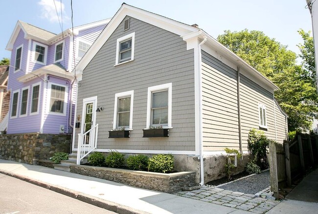 Building Photo - 45 Holland St Rental
