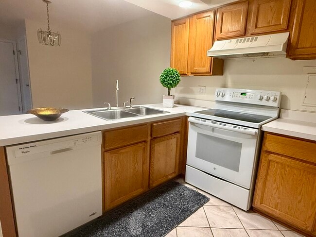 Photo - 4424 Euclid Ave Unit 1D