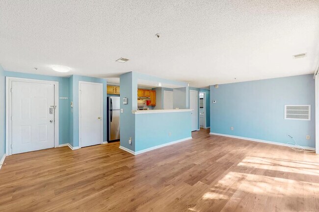 Room in Condo on Arlyn Cir