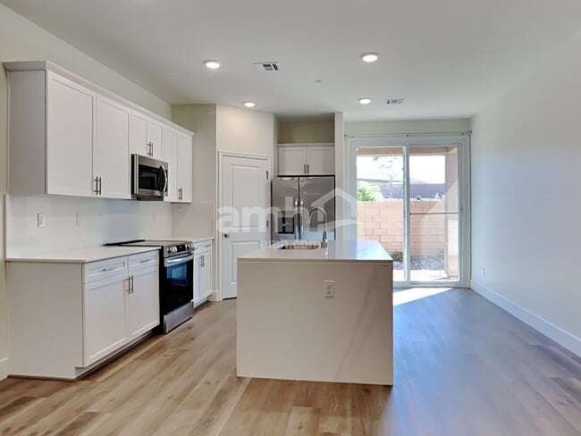 Photo - 537 Silverbell Falls Pl