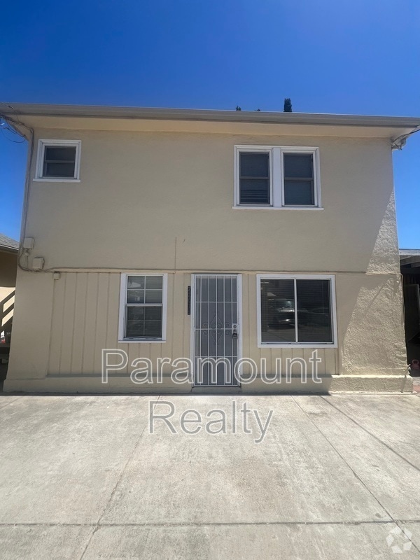 Building Photo - 22075 Montgomery St Rental