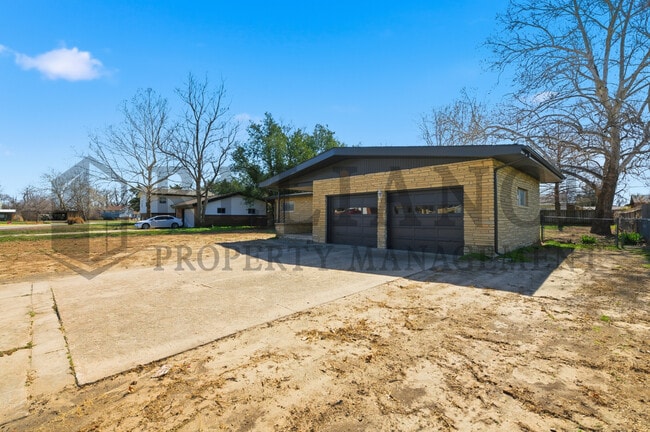Photo - 2541 W Benjamin Dr