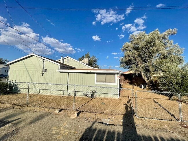 Photo - 2080 Inyo St