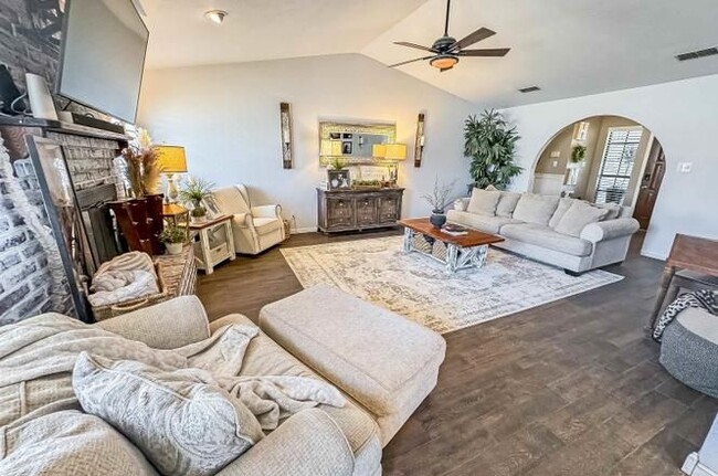 Photo - 1210 W Pueblo Ave