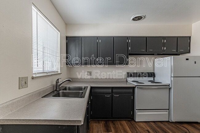 Photo - 4588 Everett St Condo