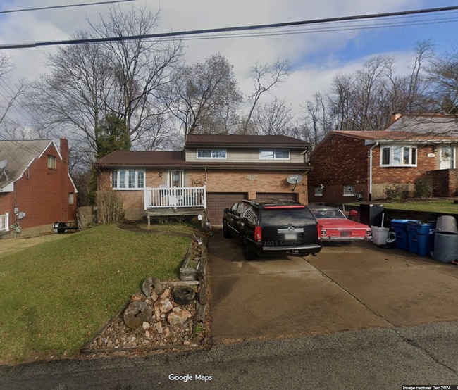Building Photo - 3 Bed, 1.5 Bath Home in Penn Hills-- Available NOW!