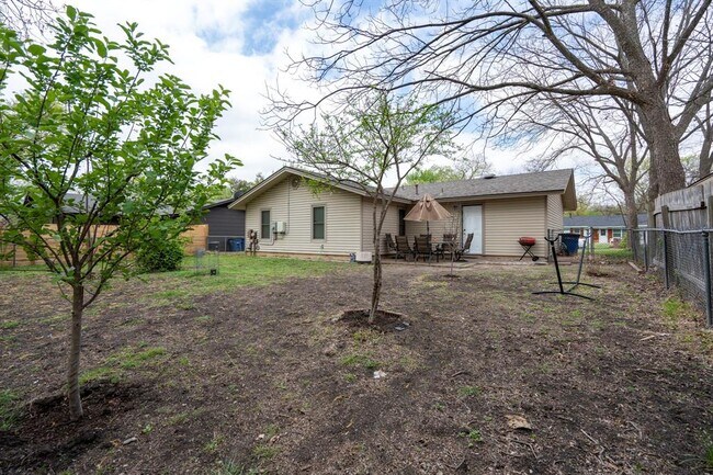 9505 Oriole Dr