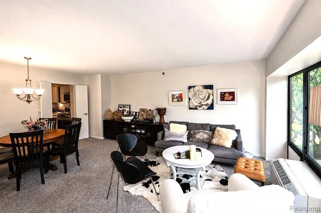 Photo - 5000 Town Center Unit 307